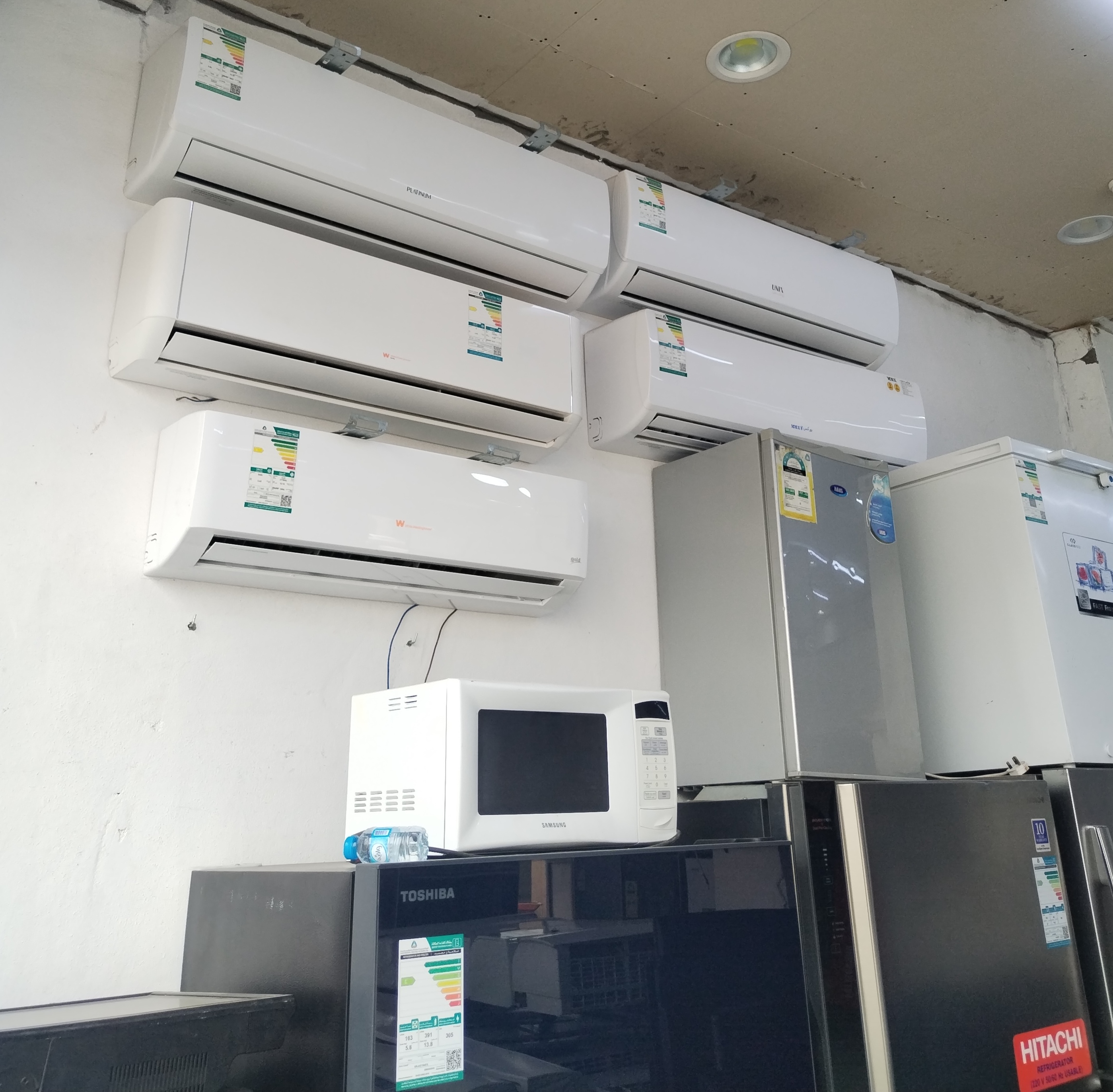 بيع مكيفات مستعملة بحالة جيدة مقاسات 12 و18 و24 و30 - Tabuk Haraj Furniture